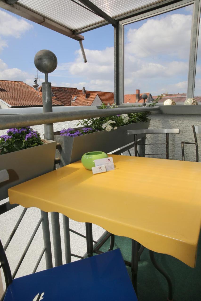 Hotel Zum Weissen Roessel Walldorf  Esterno foto
