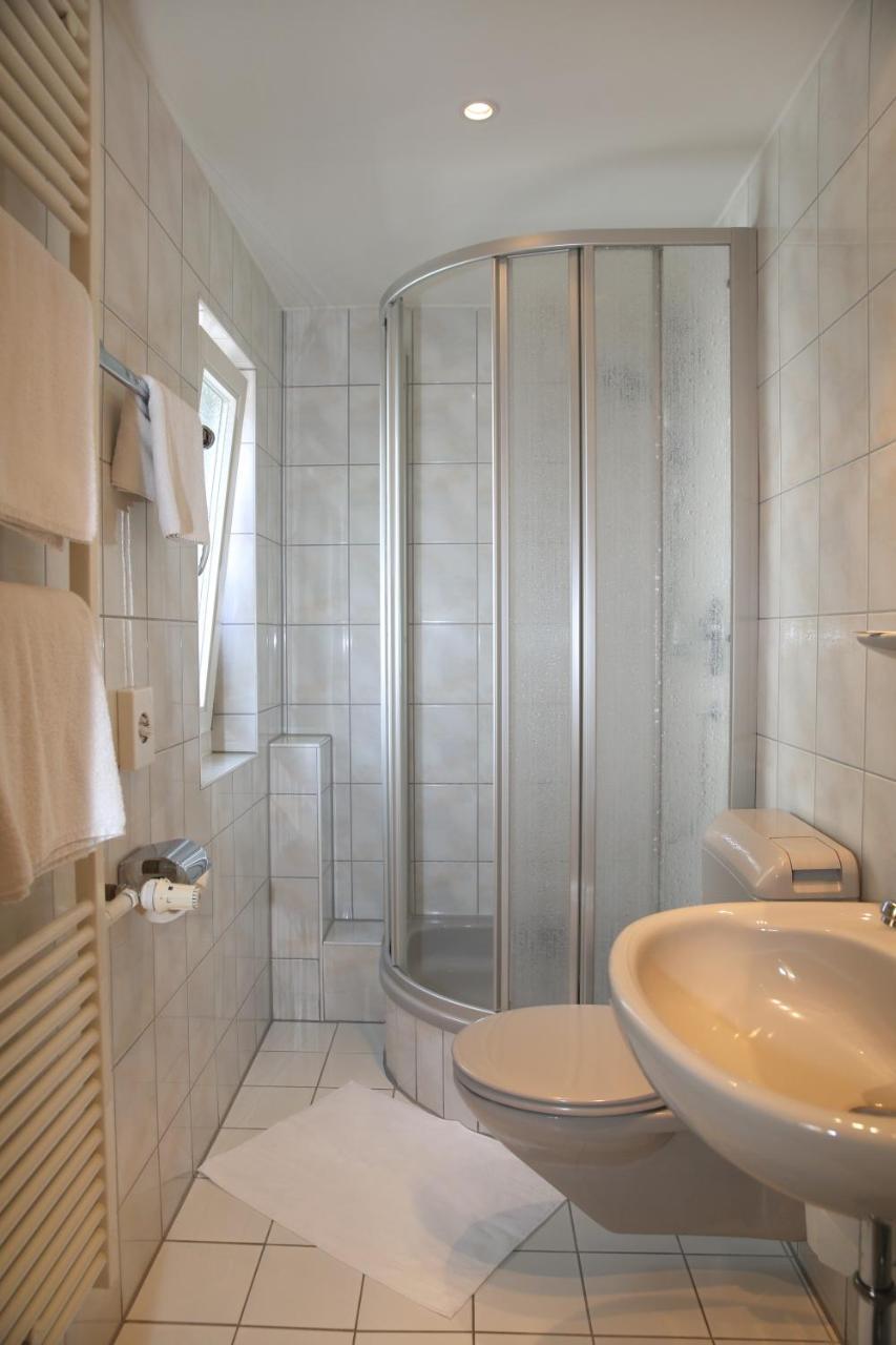 Hotel Zum Weissen Roessel Walldorf  Esterno foto